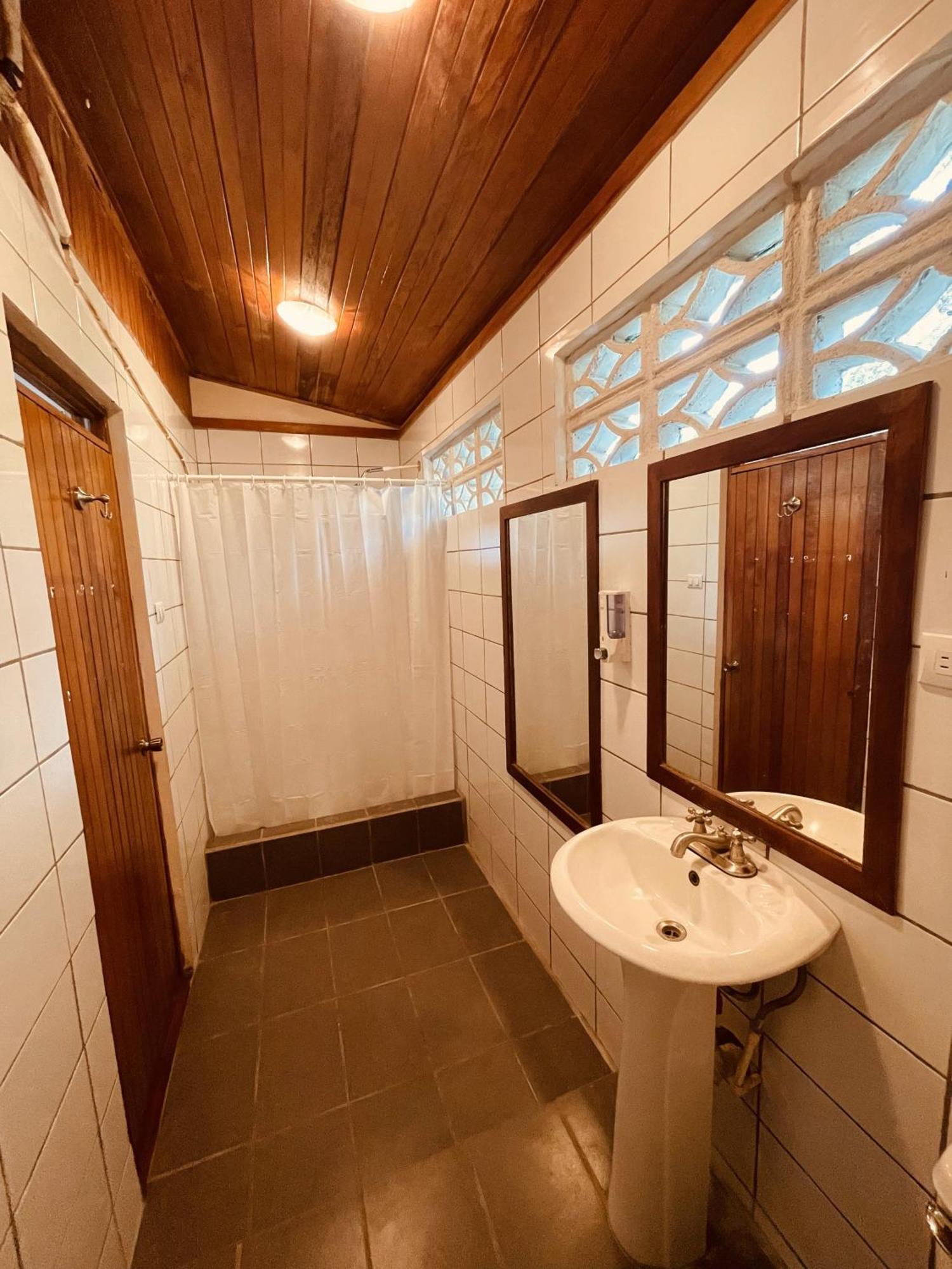 El Clan Hostel Puerto Viejo de Talamanca Esterno foto